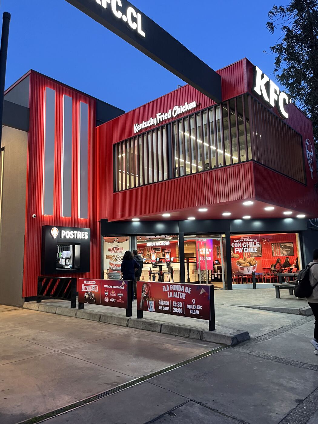 Fachada y gráfica para KFC